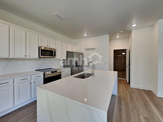 Building Photo - 935 Carnelian Ln