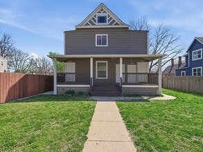 Building Photo - 1912 N Wellington Pl