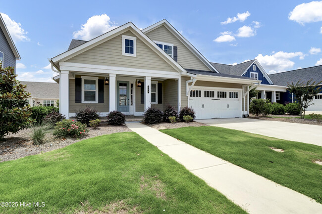 Building Photo - 730 Edgerton Dr
