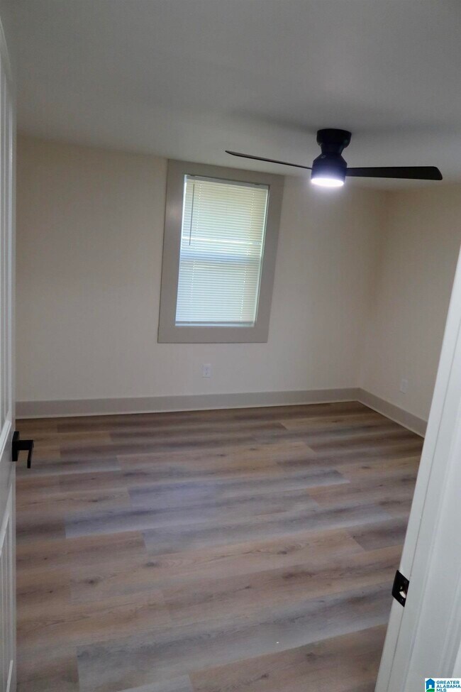 Foto del edificio - 320 Samford St