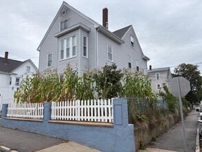Building Photo - 113 Myrtle St