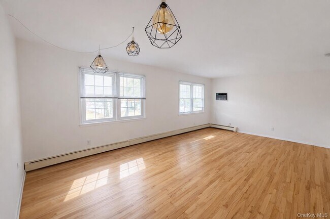 Foto del edificio - 14 Upland Dr