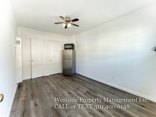 Foto del edificio - 130 W Channel Rd