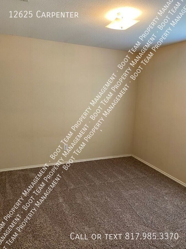 Foto del edificio - 12625 Carpenter-