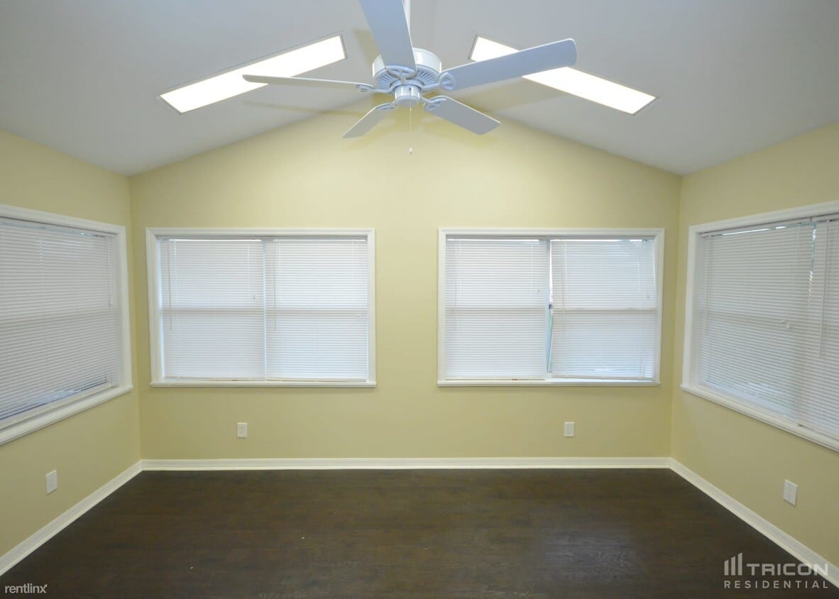 Building Photo - 1112 Sagamore Dr