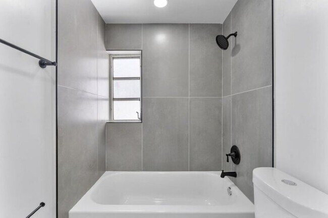 Foto del edificio - 354 NW 4th Pl