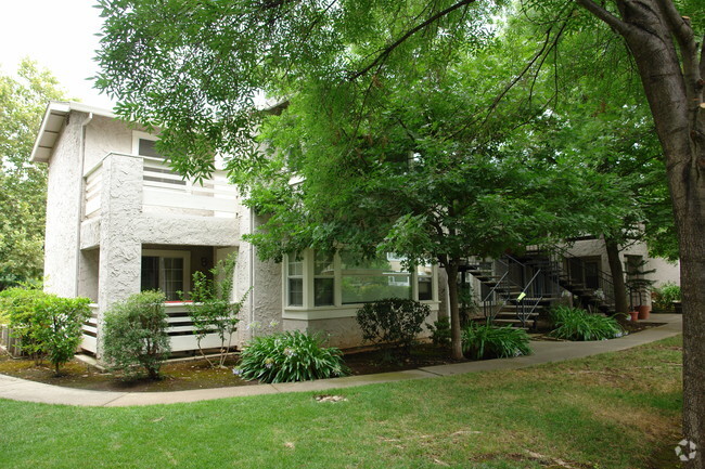 Building Photo - Forest Avenue Apartments