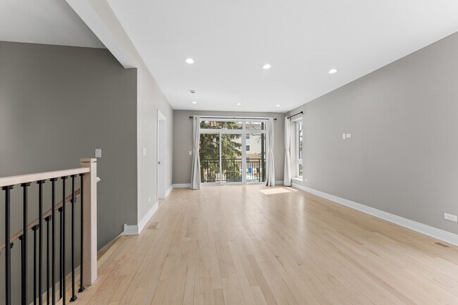 Foto del edificio - 7428 N Rogers Ave