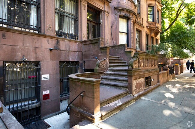 Foto del edificio - 19 W 76th St