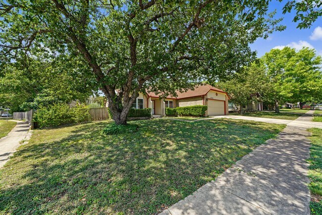 Building Photo - 2701 Hillview Ln