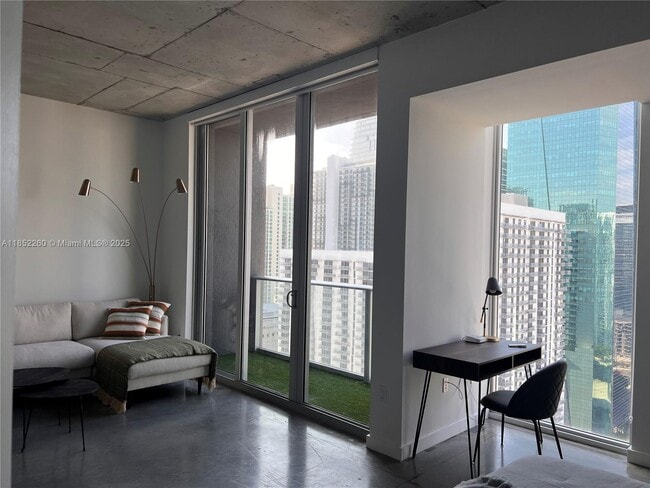 Foto del edificio - 151 SE 1st St