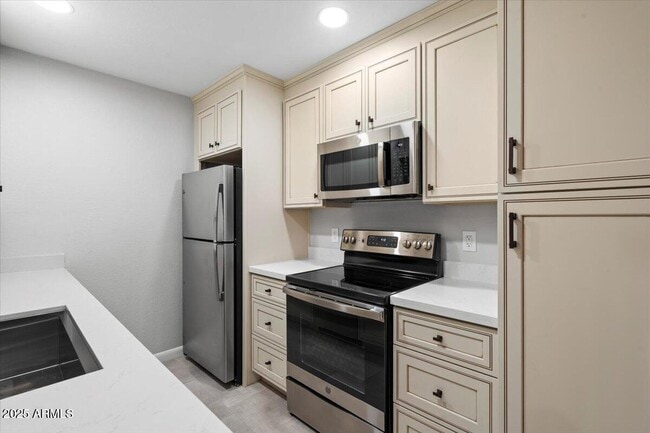 Foto del edificio - 7430 E Chaparral Rd