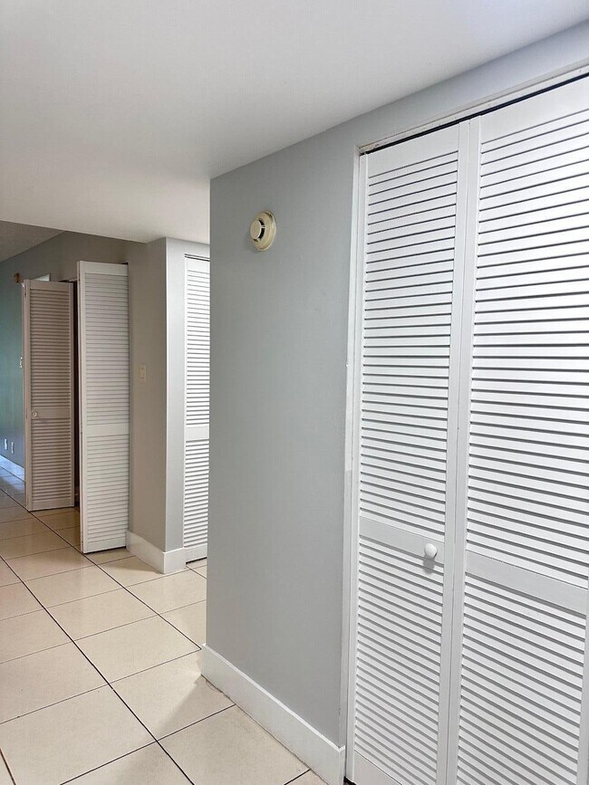 Foto del edificio - 3101 NW 47th Terrace