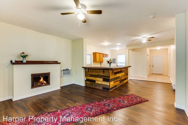 Building Photo - 3 br, 2 bath House - 1821 Santa Monica St