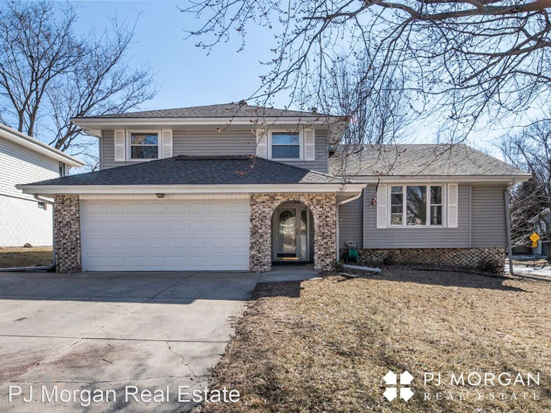 Primary Photo - 4 br, 2.5 bath House - 2155 N 124th Ave Cir
