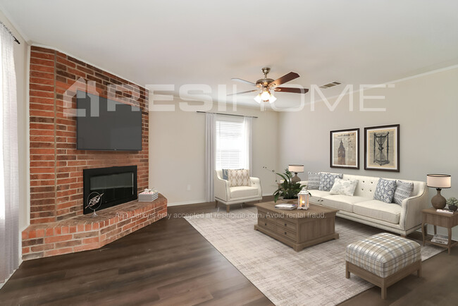Building Photo - 403 S Walnut Creek Drive