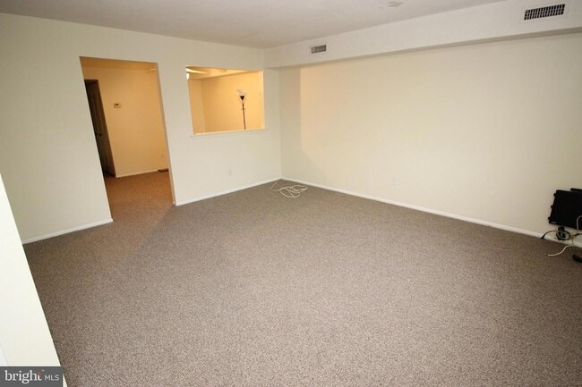 Building Photo - 2046 Jason Dr