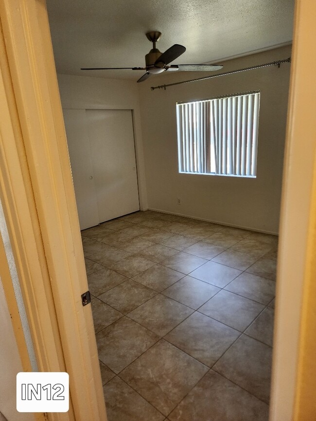 Foto del edificio - 82145 Valencia Ave