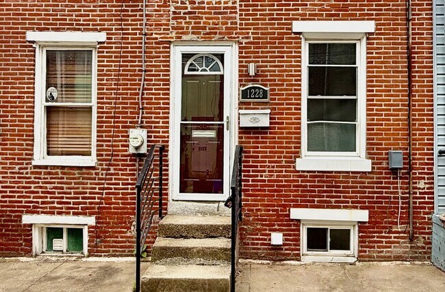 Foto del edificio - Charming 2 Bed/1 Bath House on Quiet Block South Philly