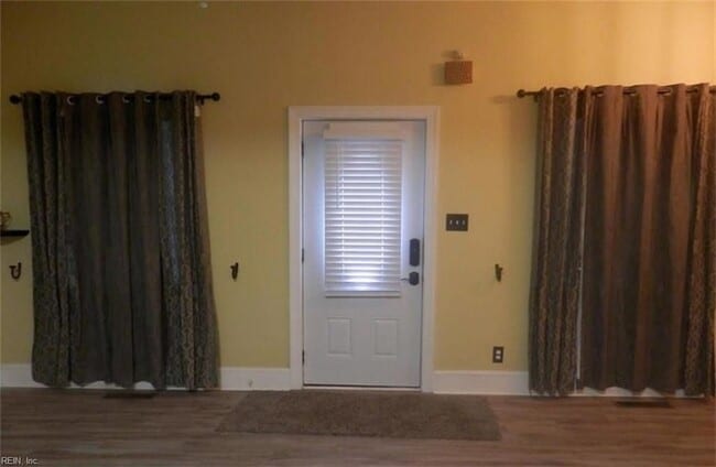 Foto del edificio - 1325 W Little Creek Rd
