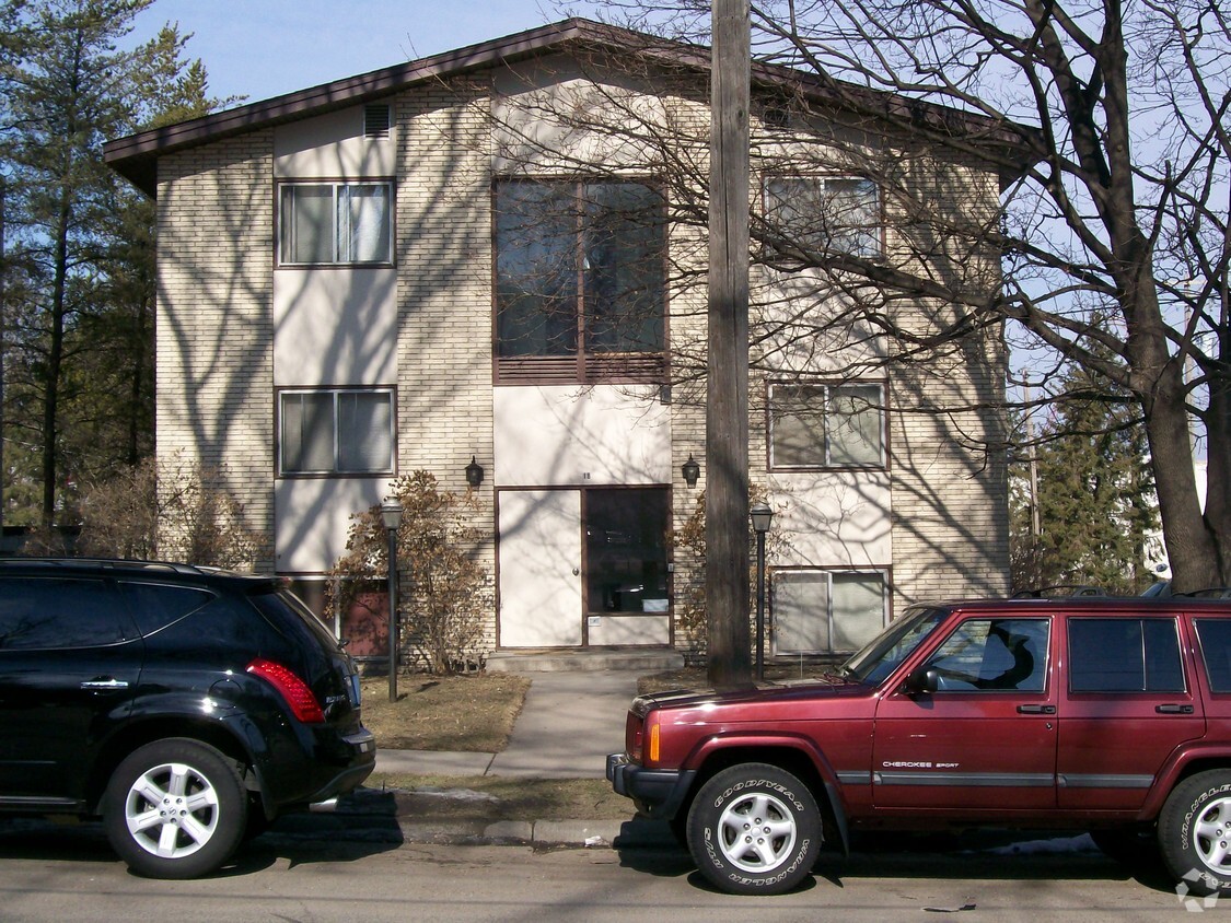 Building Photo - 18 Arthur Ave SE