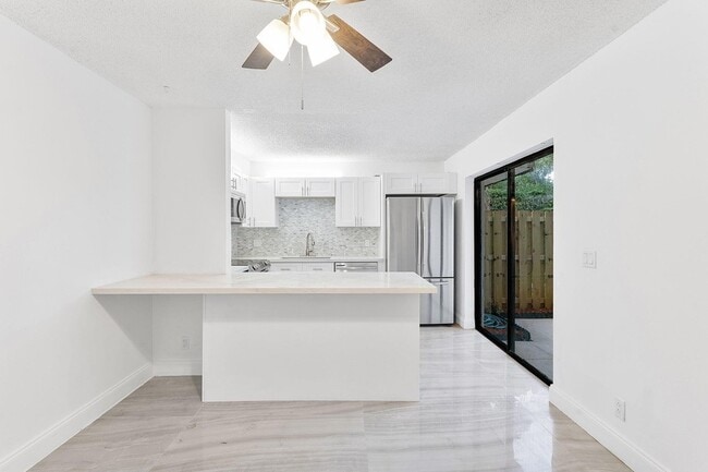 Foto del edificio - 1624 Forest Lakes Cir