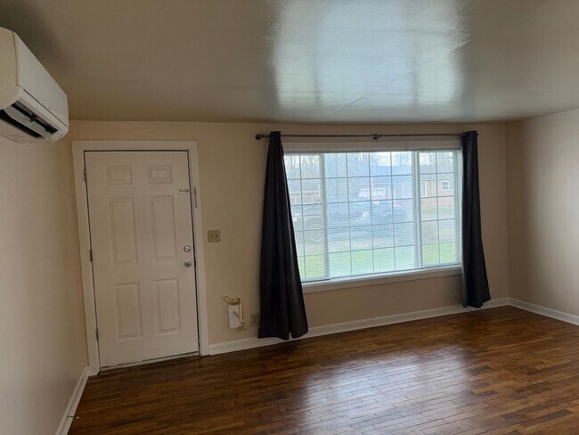 Foto del edificio - Updated 2 bedroom 1 bathroom house in Springfield!