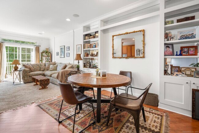 Foto del edificio - 2 Dogwood Ct