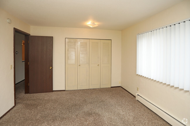 2HAB, 1BA - 802 ft² - Highland Park Apartments