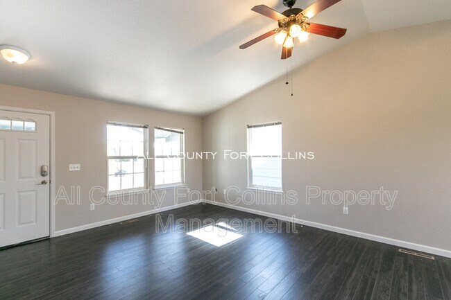 Building Photo - 827 Glenwall Dr