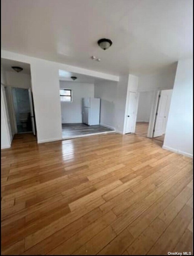 Primary Photo - 122-20 Nellis St