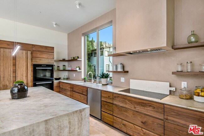Foto del edificio - 1264 Hyperion Ave