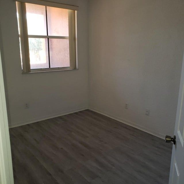 Building Photo - 4948 Leeward Ln