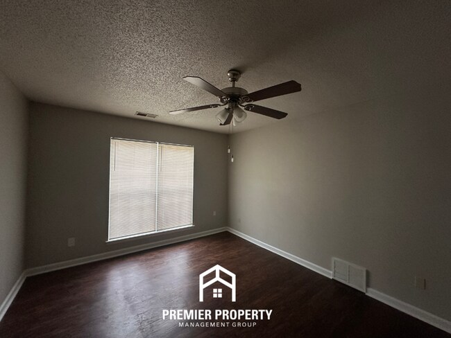 Foto del edificio - 2187 Curbertson Cove