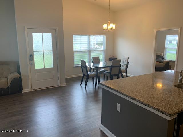 Building Photo - 1090 Chadsey Lake Dr