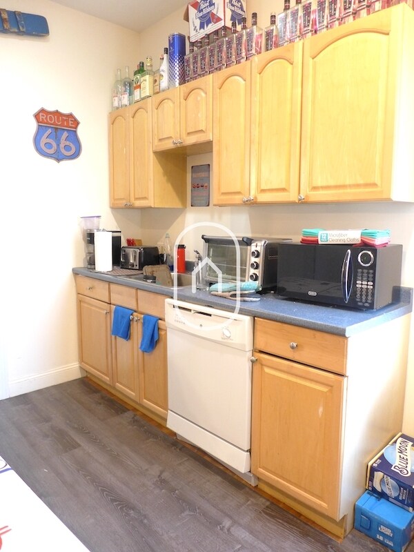 Building Photo - 92 Calumet St