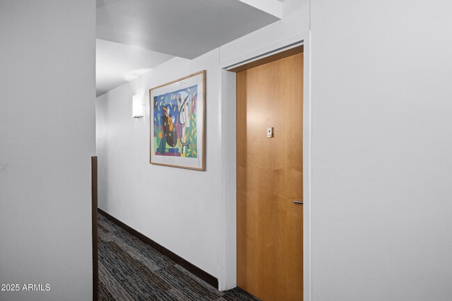 Building Photo - 7137 E Rancho Vista Dr