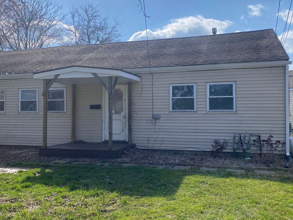 229231 N Seneca St Unit 231 N Seneca Street, Rittman, OH 44270 Room