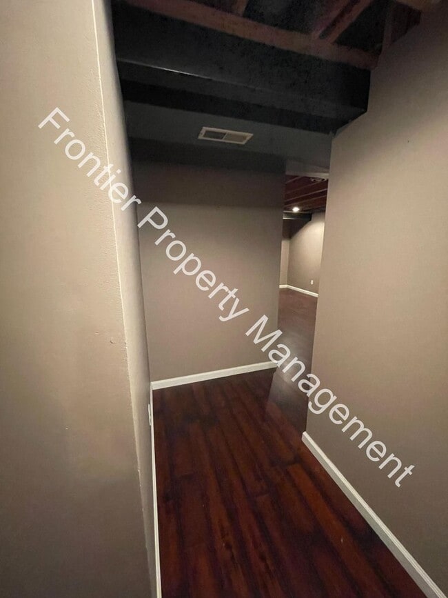 Building Photo - 2116 Doe Run Dr