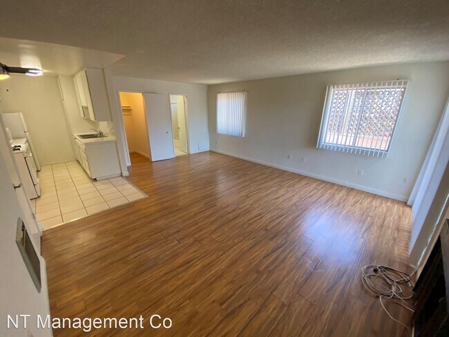 Building Photo - Studio, 1 bath Apartment - 3432 34 Centine...