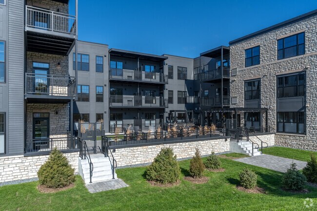 Patio - The River House