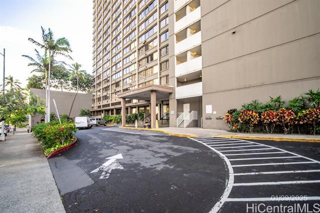 Building Photo - 1255 Nuuanu Ave