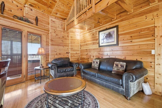 Foto del edificio - 1080 Towering Oaks Dr