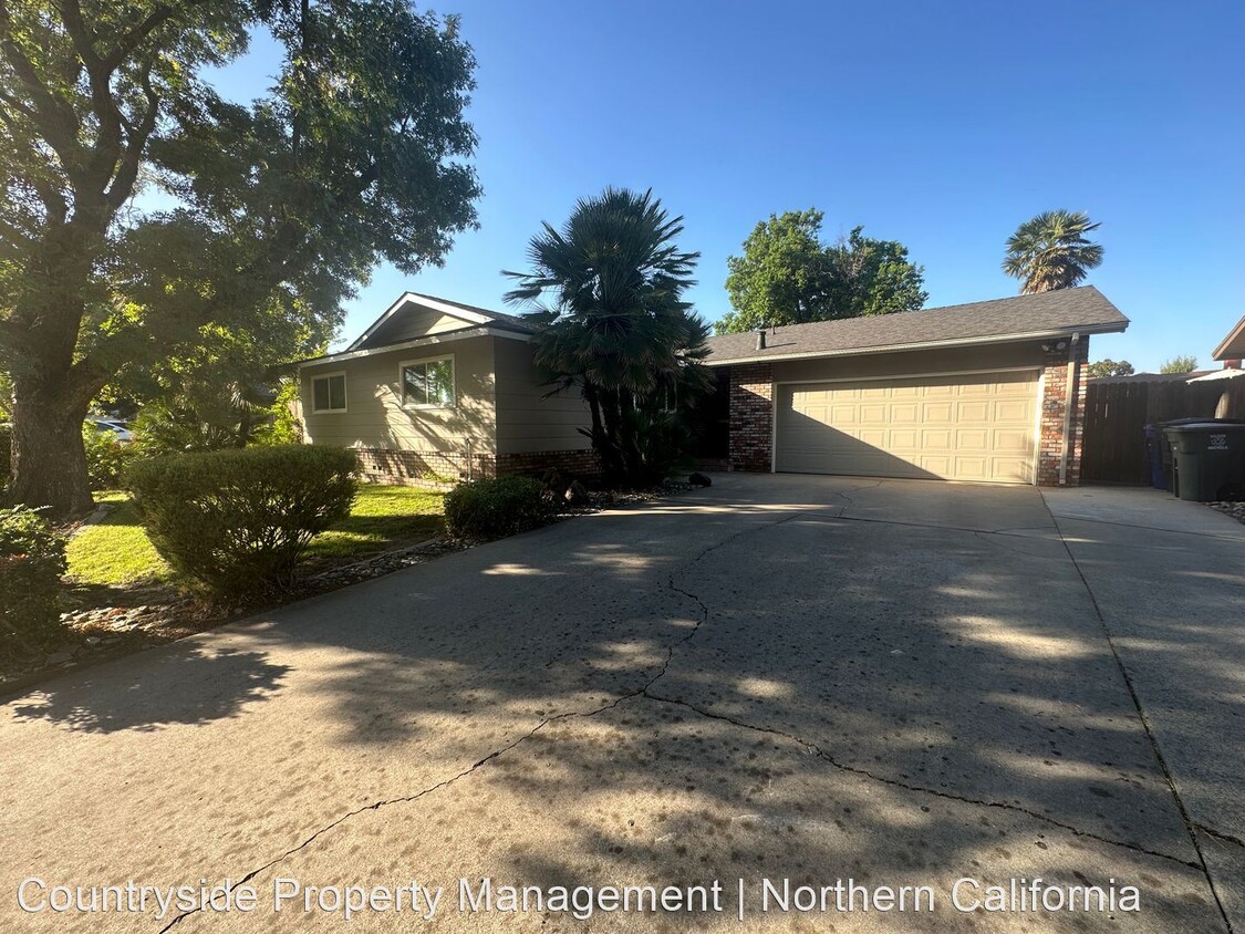 Primary Photo - 3 br, 2 bath House - 1705 E Orangeburg Avenue