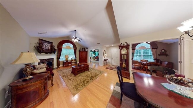 Building Photo - 100 Highlands Ridge Pl SE