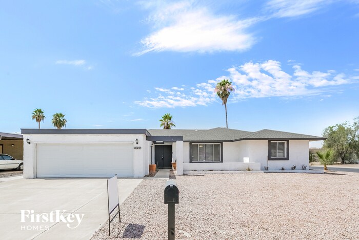 Primary Photo - 10437 W Campbell Ave