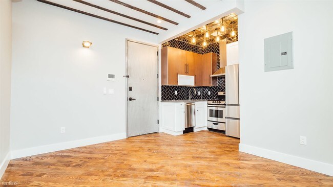 Foto del edificio - 2 br, 2 bath Apartment - 35 Claver Pl Unit 3G
