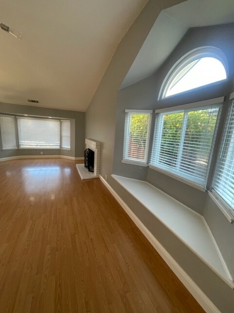 Building Photo - 2298 Pheasant Dr