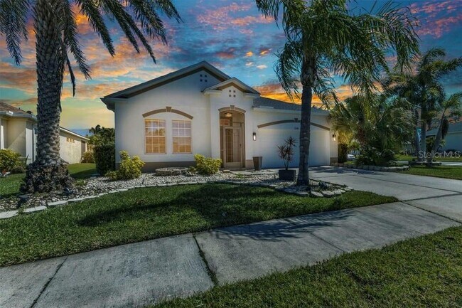 Foto del edificio - 2640 Suncoast Lakes Blvd