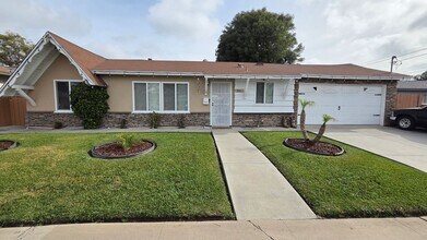 Building Photo - 901 Elkelton Blvd